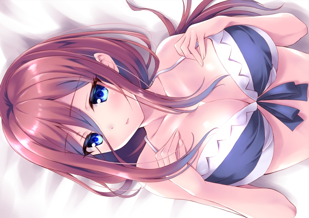 aqua_eyes, bikini, blush, breast_hold, breasts, brown_hair, cleavage, close, go-toubun_no_hanayome, kouzuki_hajime, nakano_miku, swimsuit