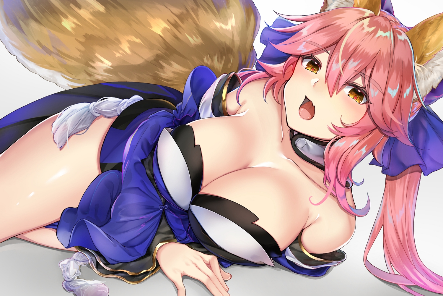 animal_ears, breasts, cleavage, fang, fate/grand_order, fate_(series), foxgirl, gakuon_(gakuto), japanese_clothes, pink_hair, tail, tamamo_no_mae_(fate), waifu2x, white, yellow_eyes
