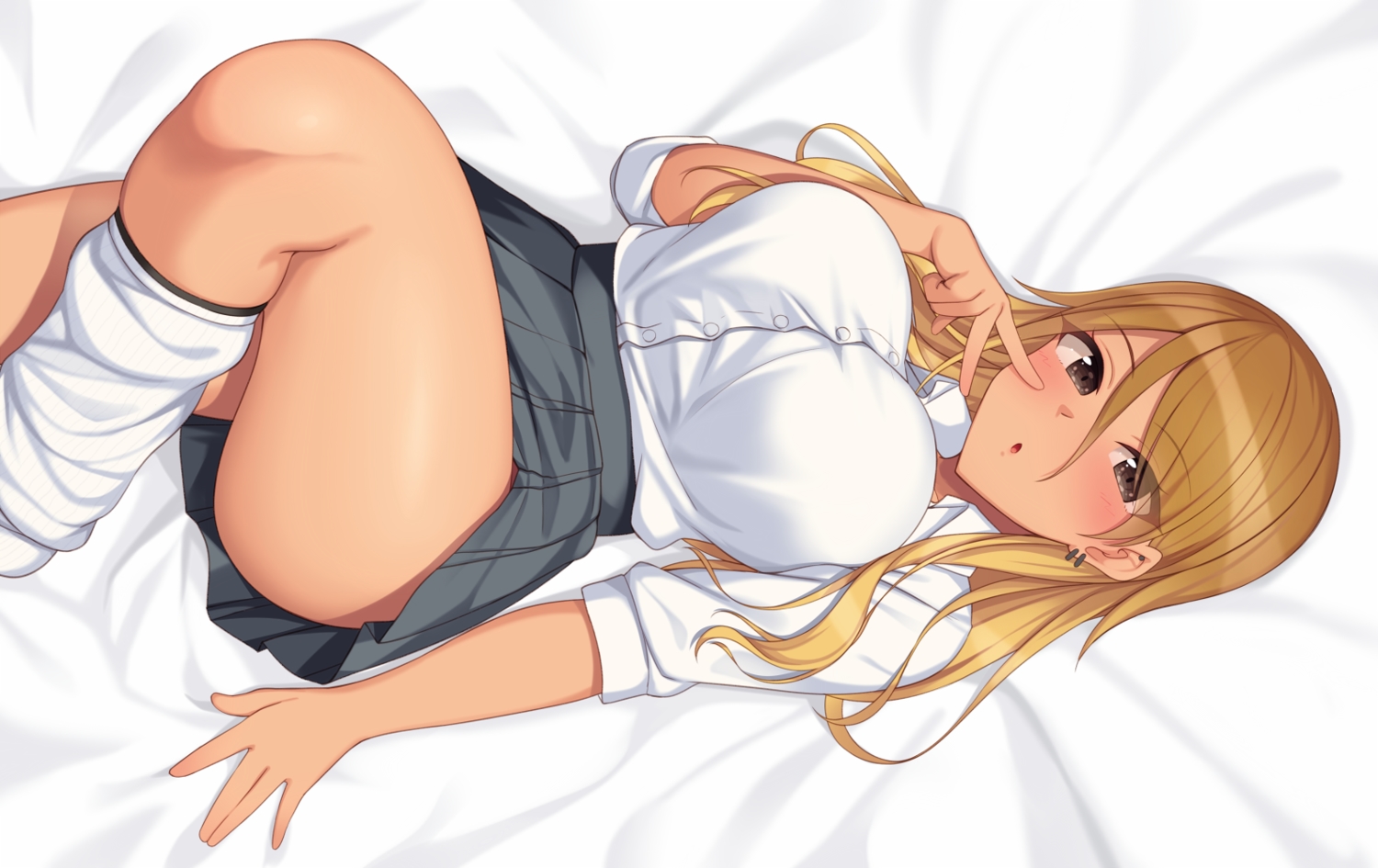blonde_hair, breasts, brown_eyes, dark_skin, hiiragi_hajime, idolmaster, idolmaster_shiny_colors, izumi_mei