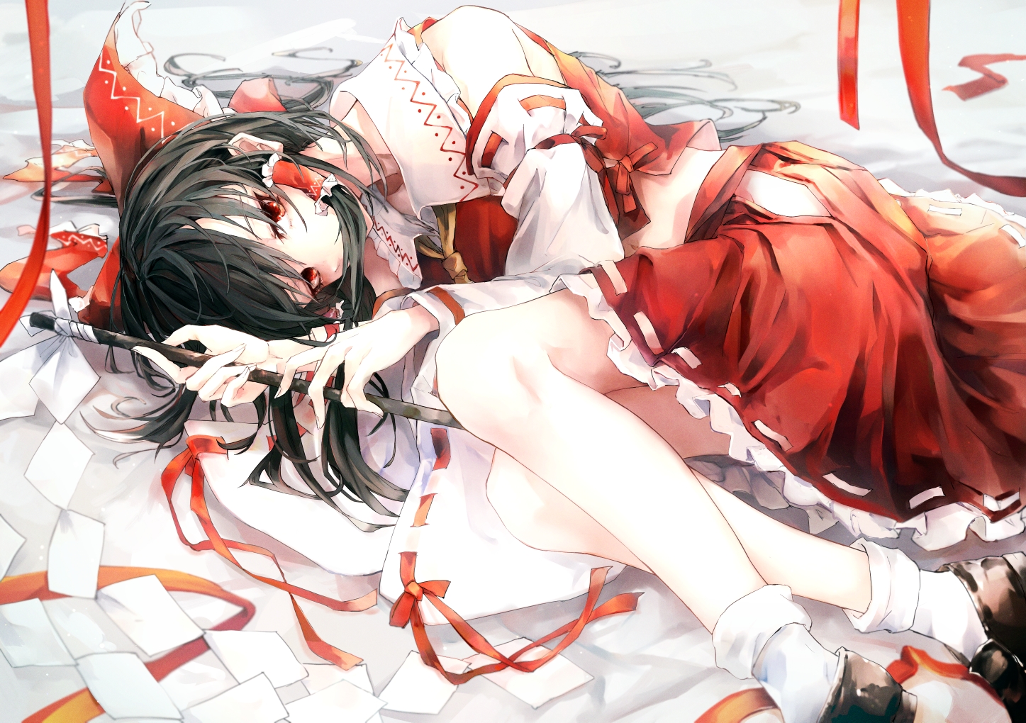 aliasing, black_hair, hakurei_reimu, japanese_clothes, long_hair, miko, navel, red_eyes, ribbons, safutsuguon, socks, touhou