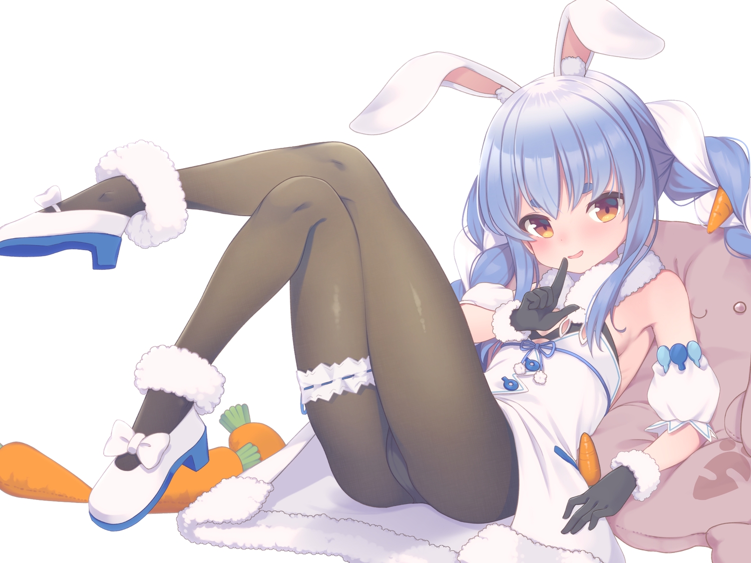 animal_ears, blush, braids, brown_eyes, bunny_ears, bunnygirl, gloves, hololive