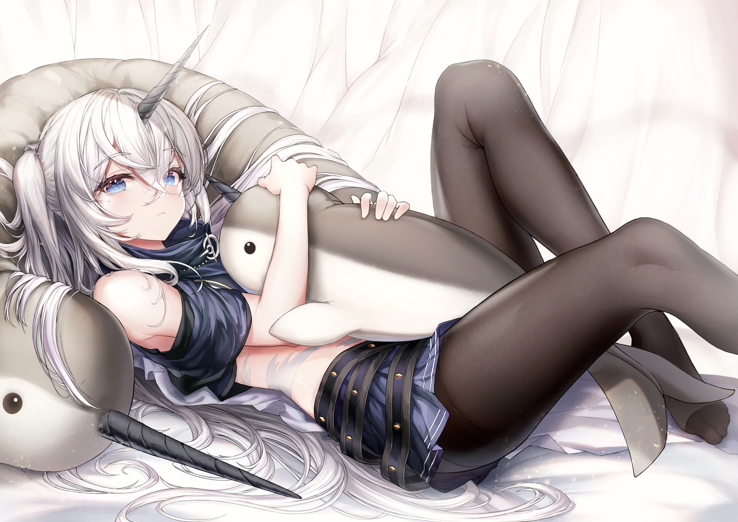 blue_eyes, horns, long_hair, pantyhose, red:_pride_of_eden, sab_(sab2500), skirt, yuna_(red:_pride_of_eden)