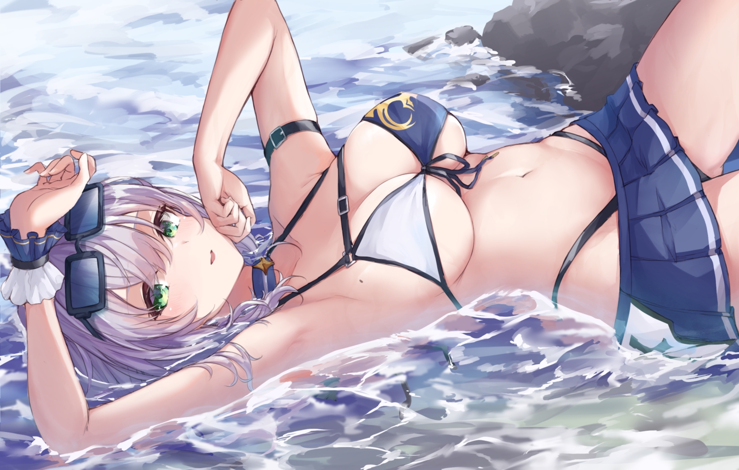 bikini, breasts, choker, cleavage, gray_hair, green_eyes, hololive, navel, shirogane_noel, shiunnkaku, skirt, sunglasses, swimsuit, underboob, water, wristwear