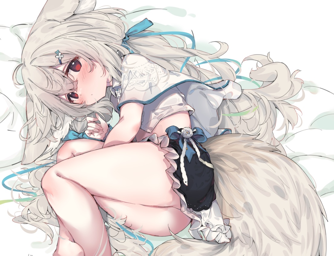 animal_ears, ass, blush, bow, cape, eip_(pepai), foxgirl, gray_hair