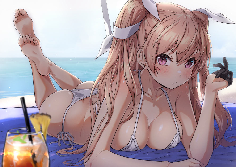 aliasing, anthropomorphism, ass, barefoot, beach, bikini, blonde_hair, blush, breasts, cleavage, drink, gloves, johnston_(kancolle), kantai_collection, long_hair, pink_eyes, shade, swimsuit, takanashi_kei_(hitsujikan), twintails, water
