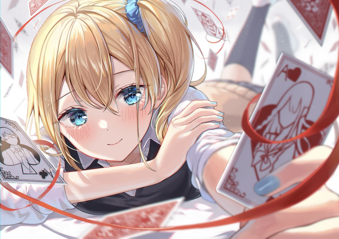 aqua_eyes, blonde_hair, blue_eyes, blush, hayasaka_ai, kaguya-sama_wa_kokurasetai_~tensai-tachi_no_renai_zunousen~, kneehighs, necklace