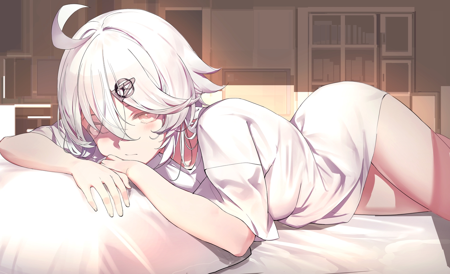 aliasing, ass, bed, blush, nametarou_(meron), original, shirt, short_hair