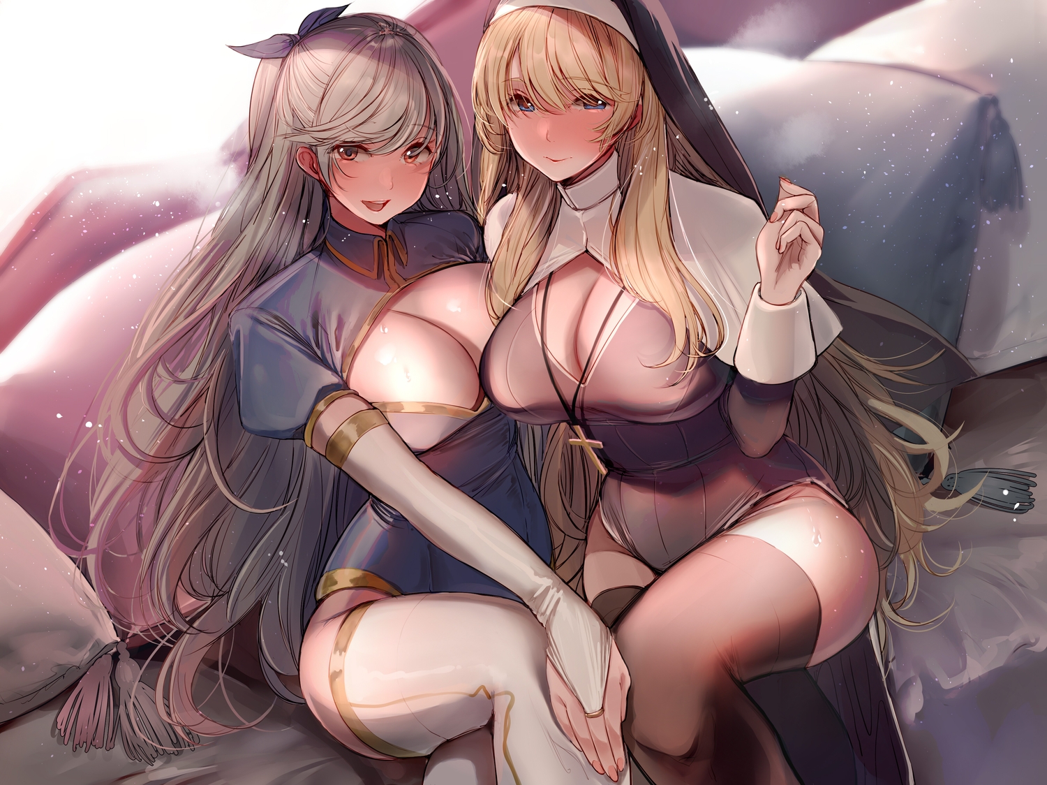 2girls, aliasing, amane_ruri, blonde_hair, blue_eyes, breasts, cleavage, couch
