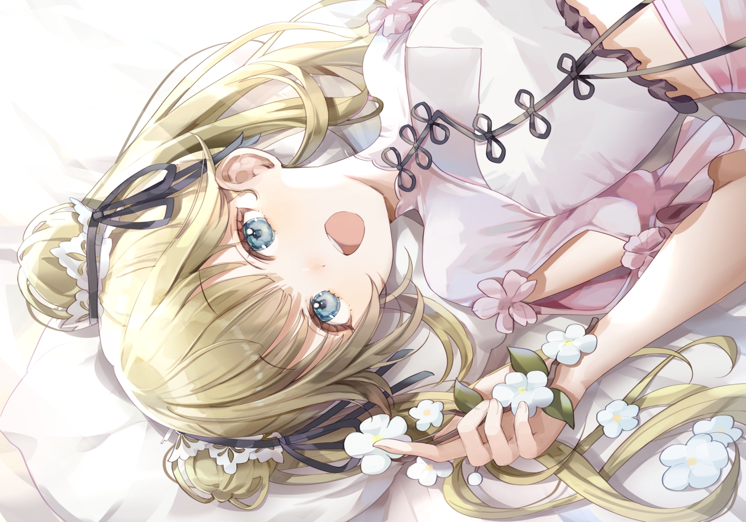 bed, blonde_hair, blue_eyes, bow, chinese_clothes, close, flowers, hanabusa_lisa