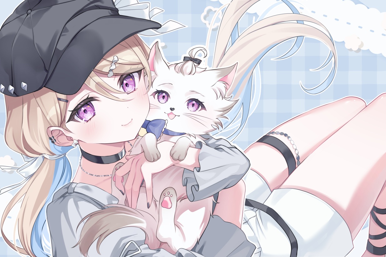 animal, blonde_hair, blush, bow, cat, choker, close, garter, hat, long_hair, necklace, njuzu, purple_eyes, shorts, twintails
