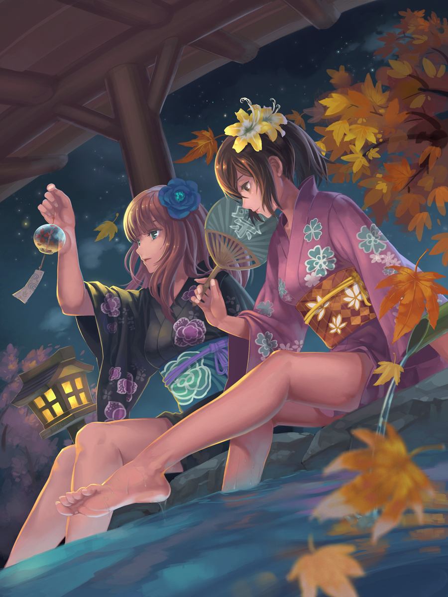 2girls, barefoot, brown_eyes, brown_hair, catwyz, dutch_angle, fan, feet, feet_in_water, flower, green_eyes, hair_flower, hair_ornament, highres, japanese_clothes, kimono, leaf, multiple_girls, night, obi, original, paper_fan, ponytail, soaking_feet, star_(sky), uchiwa, water, wind_chime