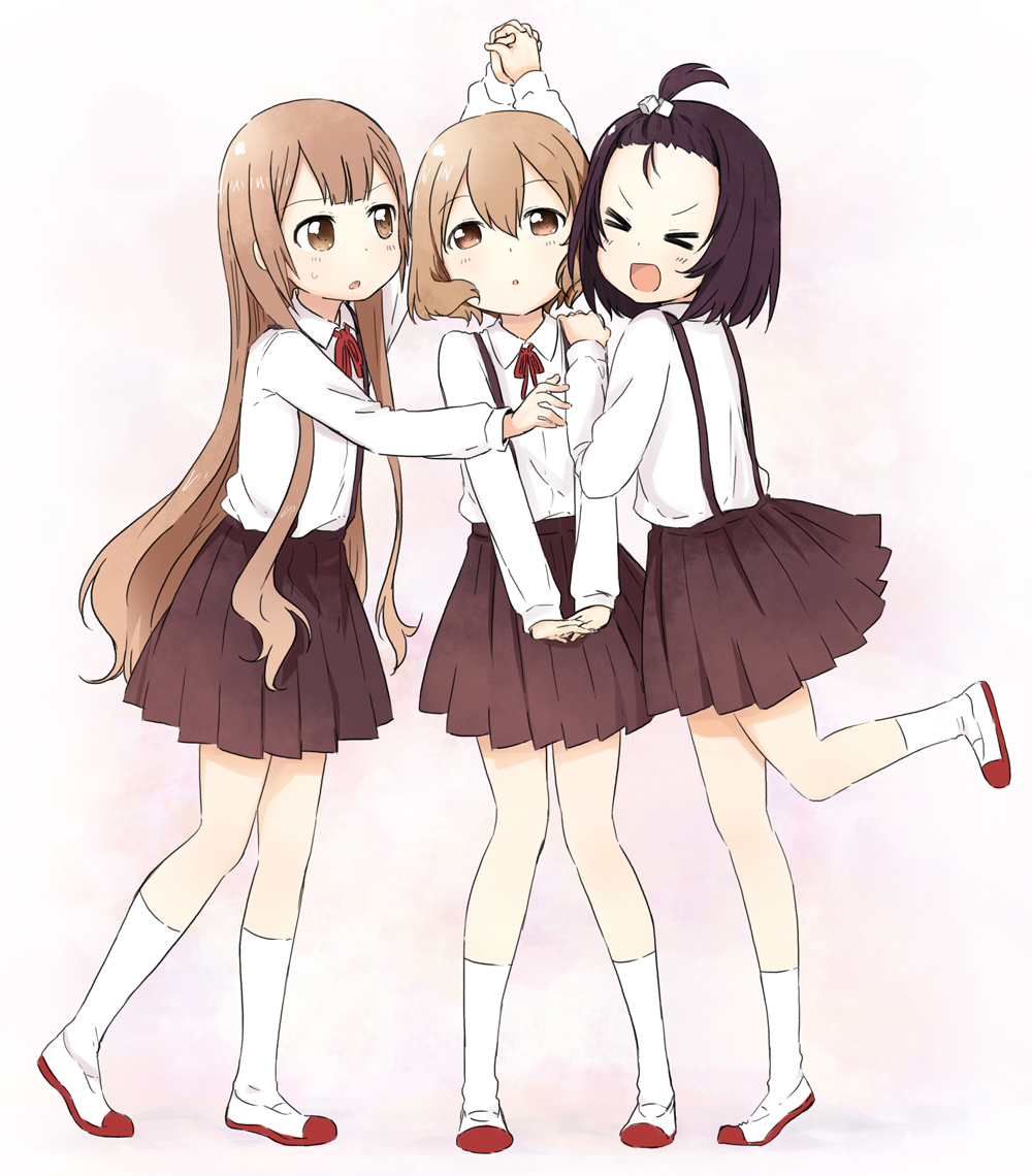 >_<, abe_kanari, brown_eyes, brown_hair, high_ponytail, holding_hands, kneehighs, long_hair