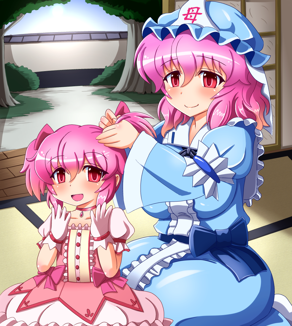 2girls, child, cosplay, hat, kaname_madoka, kaname_madoka_(cosplay), ko-yuyuko, mahou_shoujo_madoka_magica, mother_and_daughter, multiple_girls, pink_hair, red_eyes, saigyouji_yuyuko, shin'en_(gyokuro_company), short_hair, touhou, triangular_headpiece