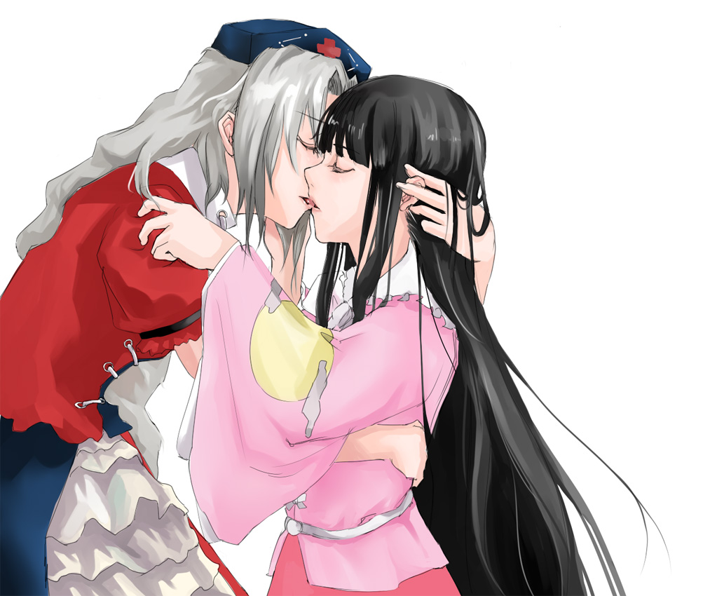 black_hair, closed_eyes, houraisan_kaguya, kiss, mosuke, multiple_girls, mutual_yuri, silver_hair