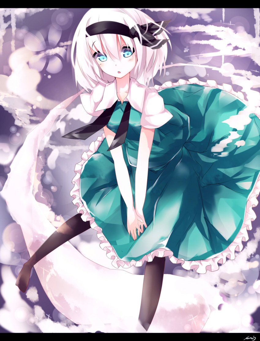 1girl, black_legwear, green_eyes, hair_ribbon, highres, konpaku_youmu, konpaku_youmu_(ghost), pino_(straight)