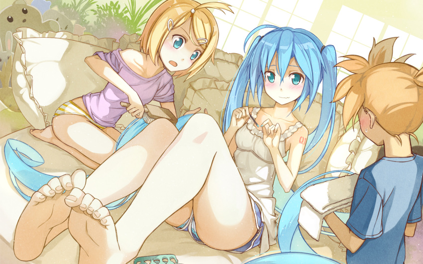 1boy, 2girls, ahoge, aqua_eyes, barefoot, beek, blonde_hair, blue_hair