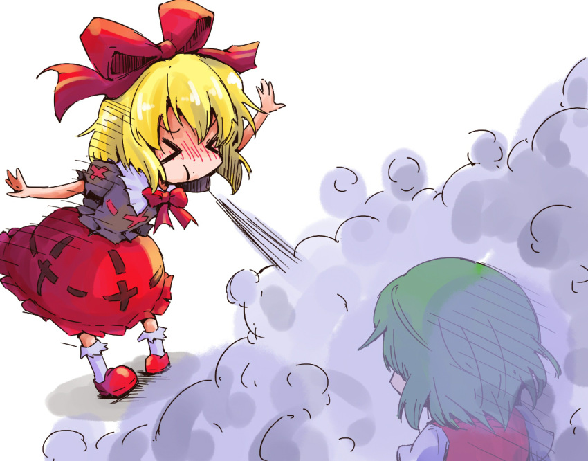 >_<, 2girls, blonde_hair, blowing, blush, bow, closed_eyes, green_hair