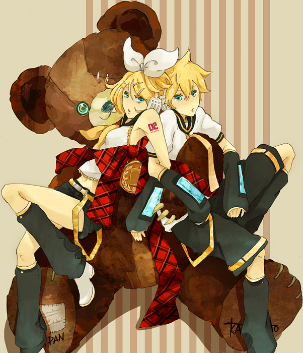 arm_clutch, bare_shoulders, belt, blonde_hair, blue_eyes, boots, bow, detached_sleeves