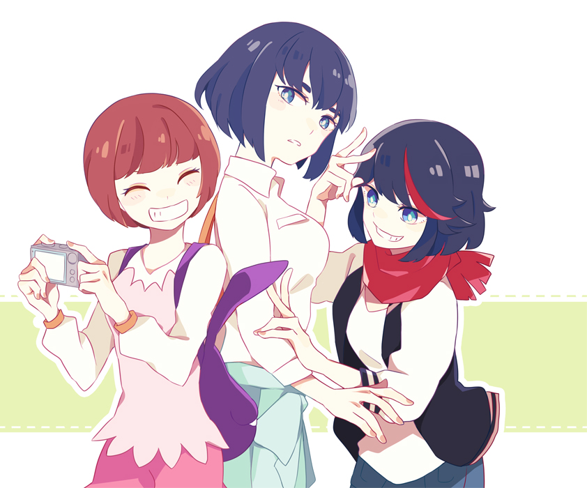 3girls, backpack, bag, black_hair, blue_eyes, brown_hair, camera, grin