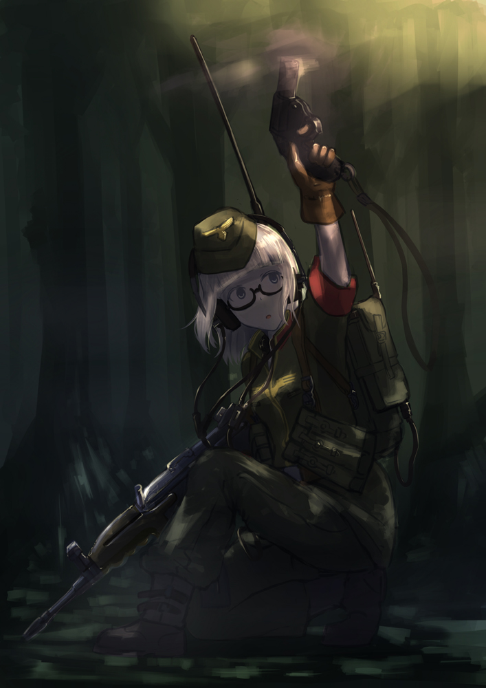 1girl, :0, assault_rifle, bangs, blonde_hair, blunt_bangs, dark, erica_(naze1940)