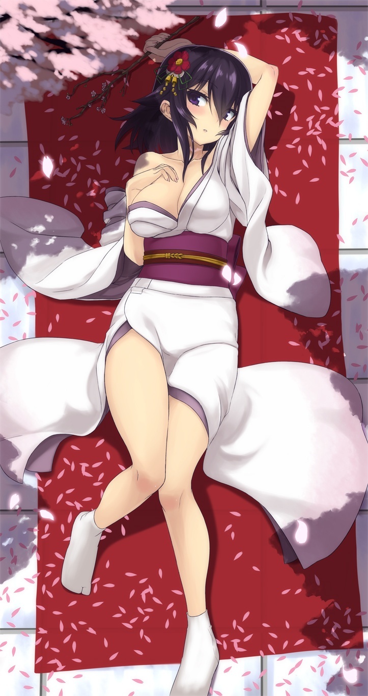 1girl, black_hair, blush, breasts, cleavage, highres, japanese_clothes, kimono