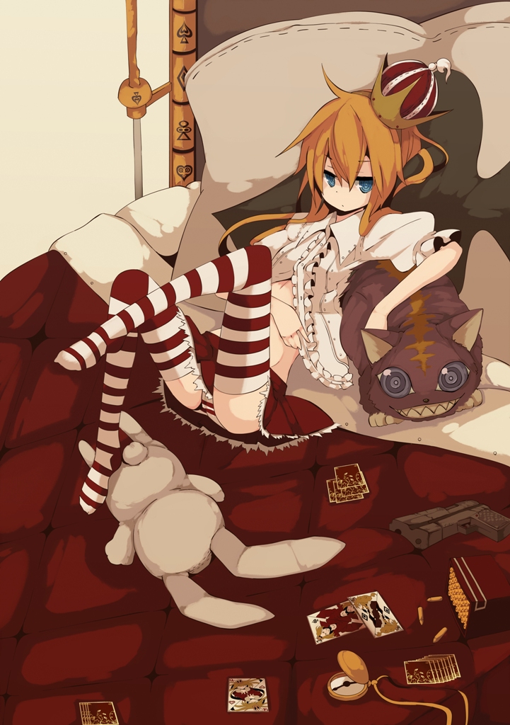 alice_in_wonderland, bad_id, bed, blonde_hair, blue_eyes, cheshire_cat, feet, fuurin_(omaemona)