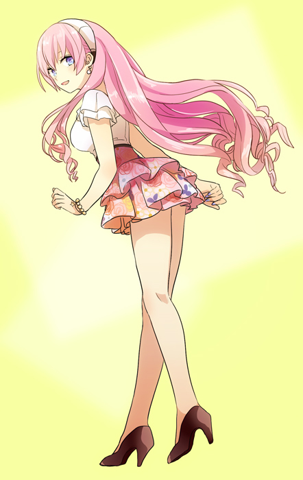 1girl, akiyoshi_(tama-pete), alternate_costume, blue_eyes, bracelet, curly_hair, earrings, floral_print