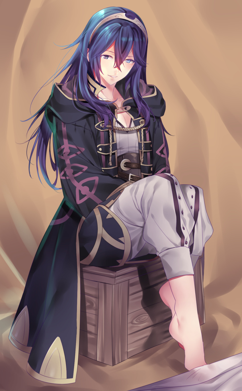 alternate_costume, barefoot, blue_hair, breasts, cleavage, crate, fire_emblem, fire_emblem:_kakusei