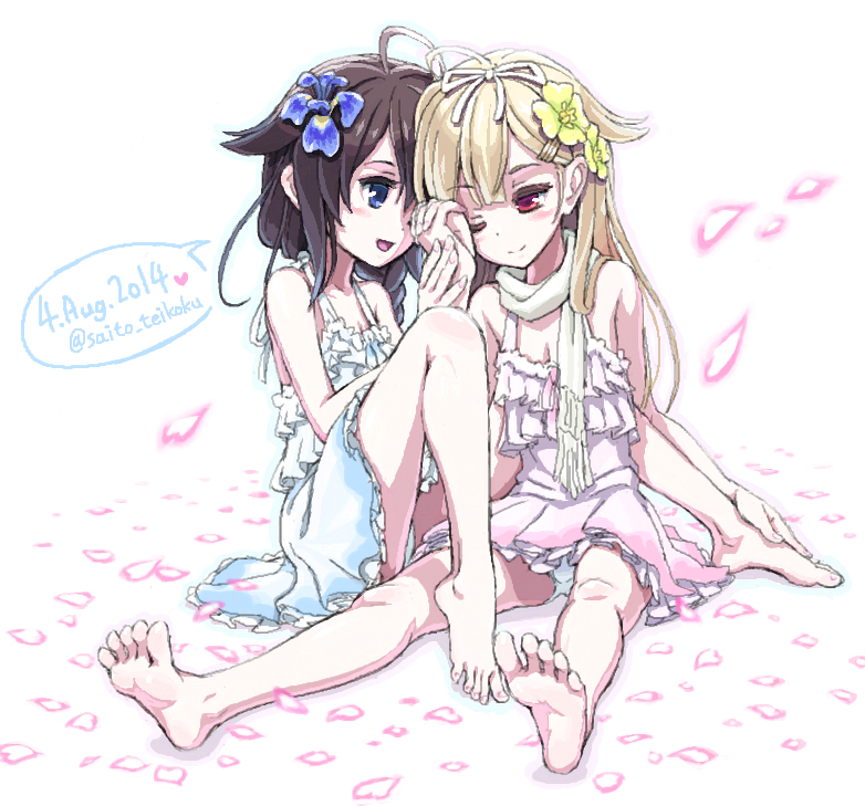 2girls, ahoge, bare_shoulders, barefoot, blonde_hair, blue_eyes, blush, brown_hair