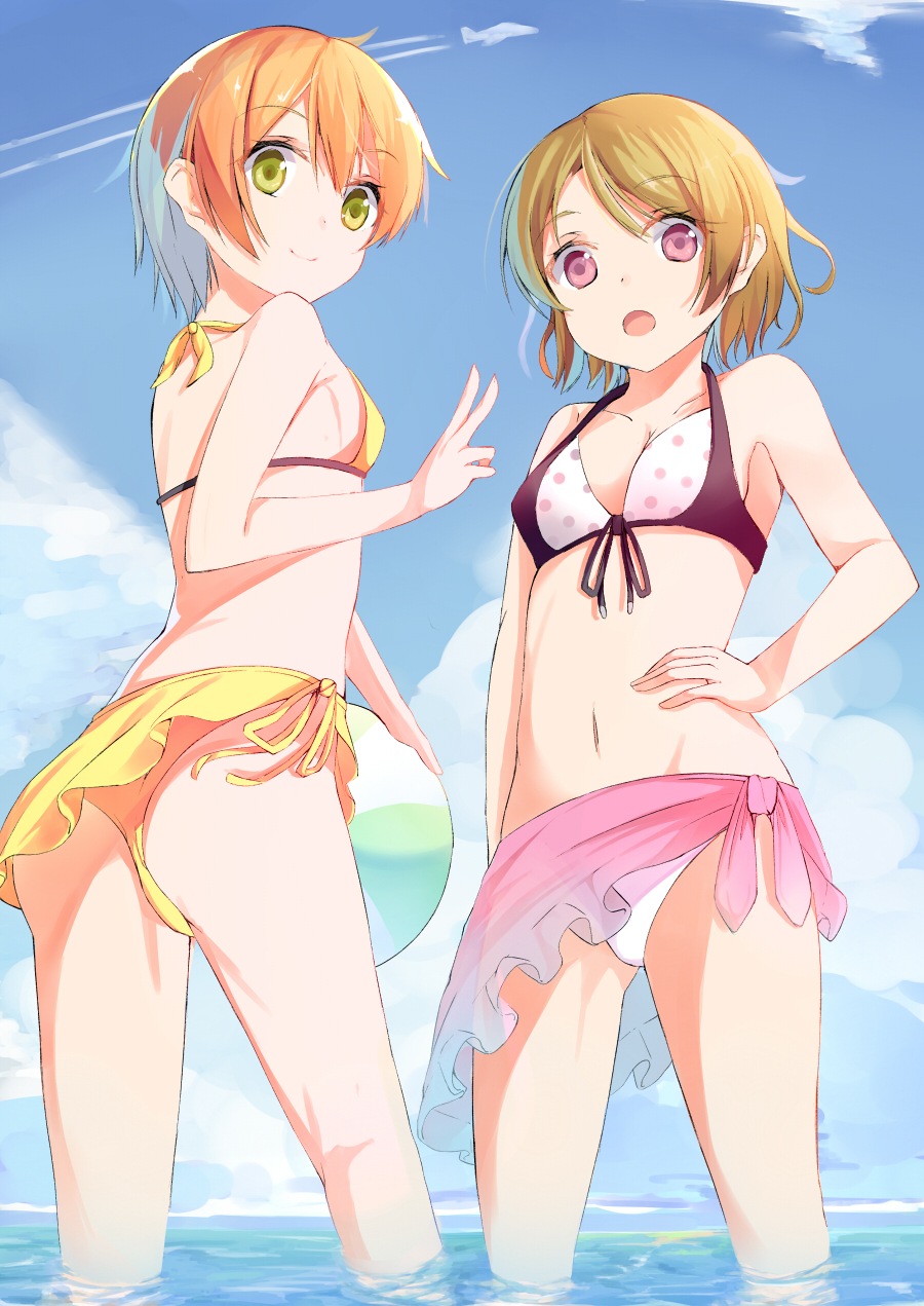2girls, :o, airplane, ass, ball, beachball, bikini, brown_hair, condensation_trail, feet_in_water, from_below, front-tie_top, hand_on_hip, highres, hoshizora_rin, koizumi_hanayo, looking_back, love_live!_school_idol_project, multiple_girls, navel, open_mouth, orange_hair, partially_submerged, polka_dot, polka_dot_bikini, polka_dot_swimsuit, sarong, short_hair, smily, soaking_feet, standing, swimsuit, torutee, v, violet_eyes, water, yellow_bikini, yellow_eyes