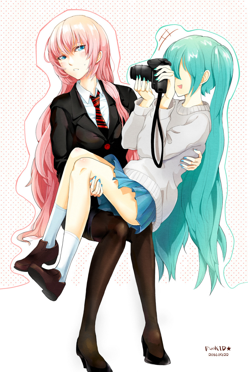 2girls, aqua_hair, artist_name, blue_eyes, camera, dated, funkid, hatsune_miku