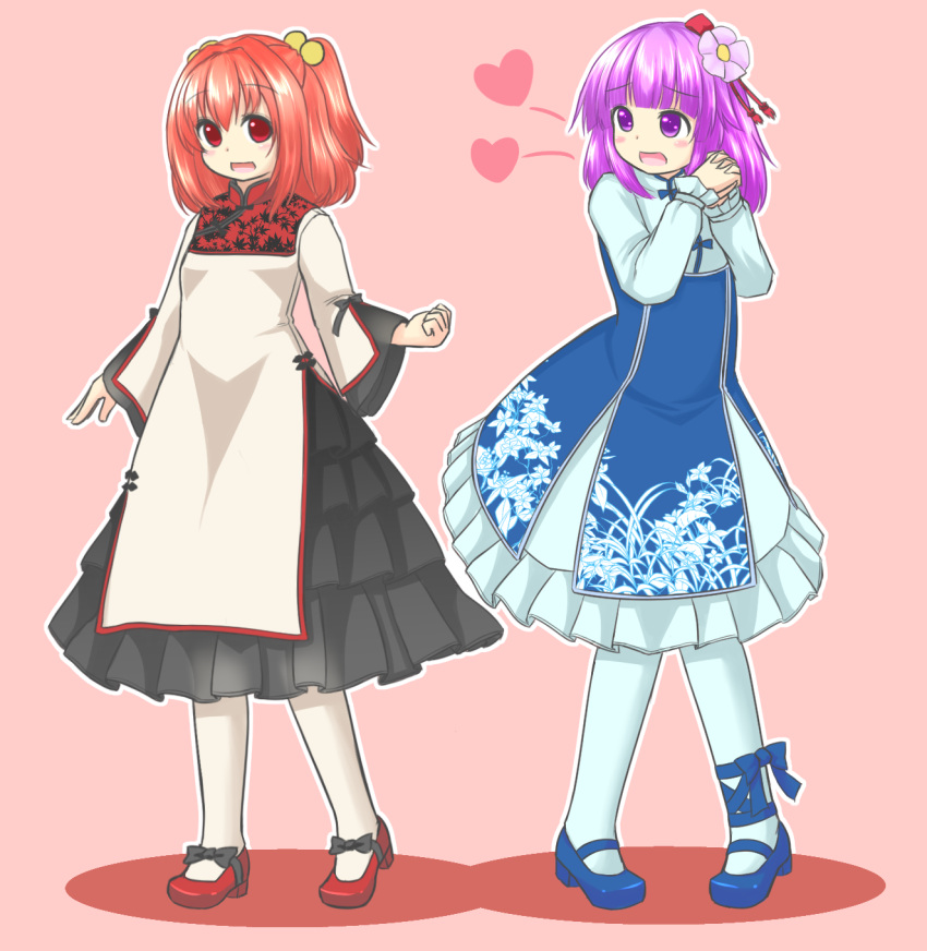 2girls, alternate_costume, bow, chinese_clothes, floral_print, flower, ganmaganmo, hair_flower