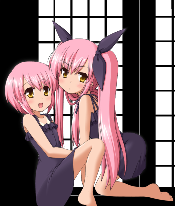 barefoot, izuko, kousaka_alice, kousaka_maria, long_hair, multiple_girls, pink_hair, ribbon