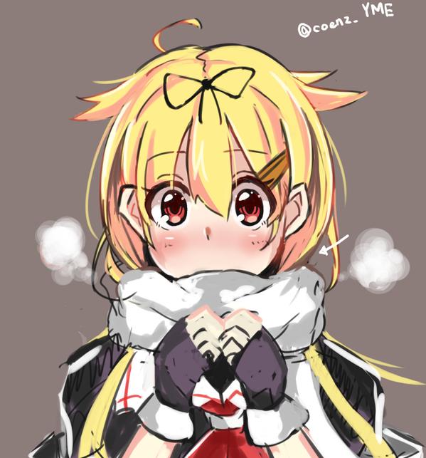 1girl, blonde_hair, blush, directional_arrow, fingerless_gloves, gloves, grey_background, hair_flaps