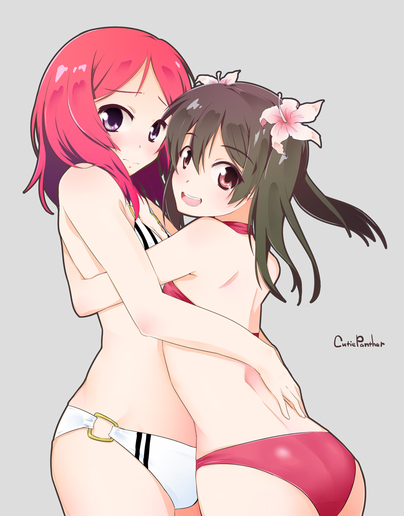 2girls, 3:, bikini, black_hair, cutie_panther, flower, grey_background, hair_flower, hair_ornament, hug, looking_at_viewer, love_live!_school_idol_project, multiple_girls, nishikino_maki, red_bikini, red_eyes, redhead, shing_(sorairo_factory), simple_background, song_name, swimsuit, violet_eyes, white_bikini, white_swimsuit, yazawa_nico