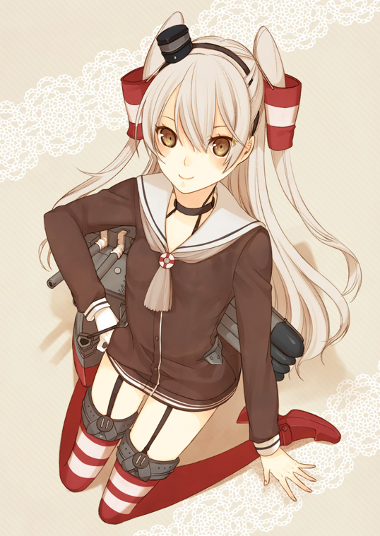amatsukaze_(kantai_collection), brown_eyes, hairband, hand_on_hip, hoshimachi, kantai_collection, long_hair, rensouhou-kun, silver_hair, smile, twintails, uniform