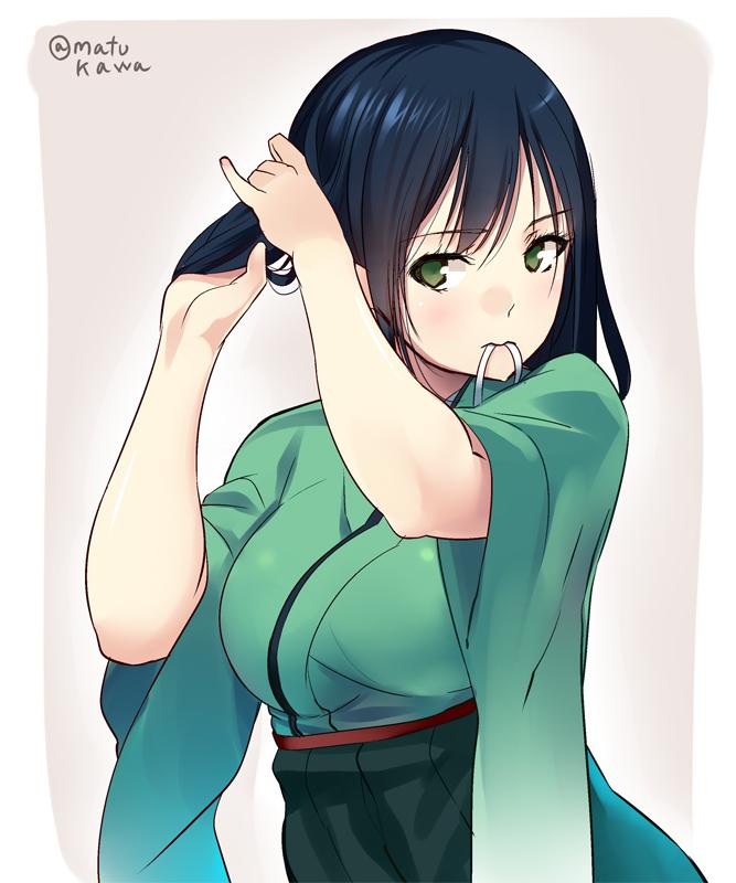 1girl, adjusting_hair, blue_hair, breasts, green_eyes, japanese_clothes, jpeg_artifacts, kantai_collection, kimono, long_hair, matsukawa_(pale_scarlet), mouth_hold, solo, souryuu_(kantai_collection), twitter_username