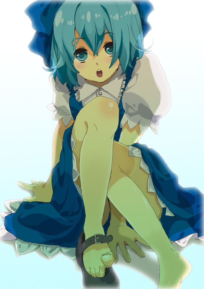 blue_eyes, blue_hair, bow, cirno, feet, one_shoe, short_hair, single_shoe, toe-point, toes, tongori, touhou, wings