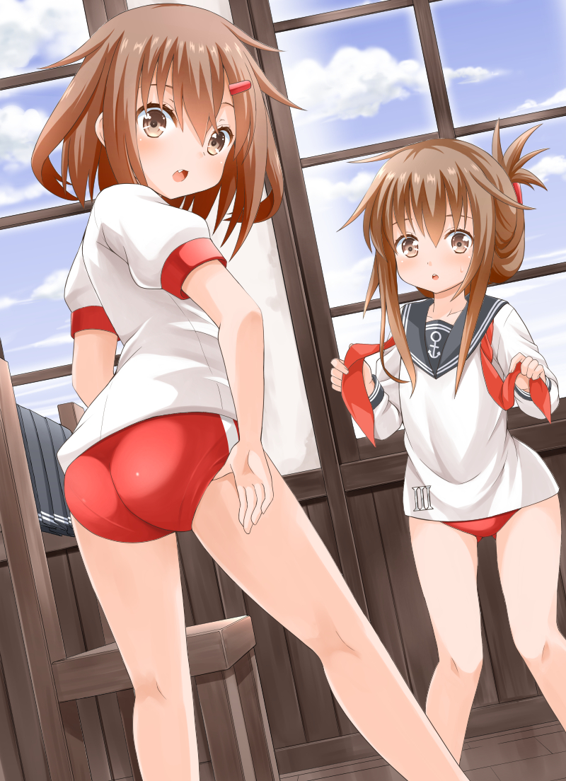 2girls, ass, brown_eyes, brown_hair, buruma, fang, folded_ponytail, fujishima_shinnosuke