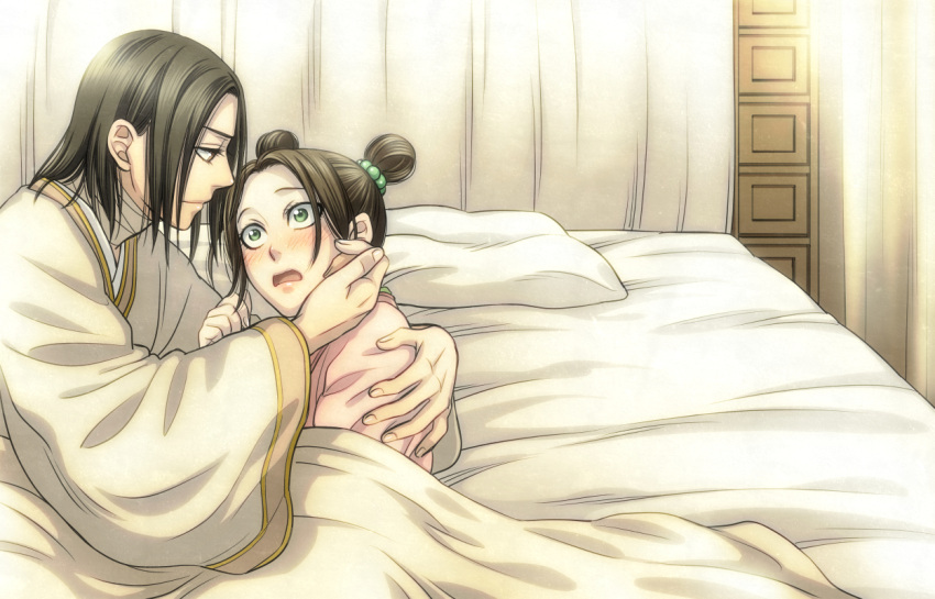 1boy, 1girl, bandages, bed, black_hair, blush, couple, ei_sei_(kingdom), green_eyes, hetero, ki_(pixiv239687), kingdom, kou_(kingdom), long_hair, looking_at_another, pillow