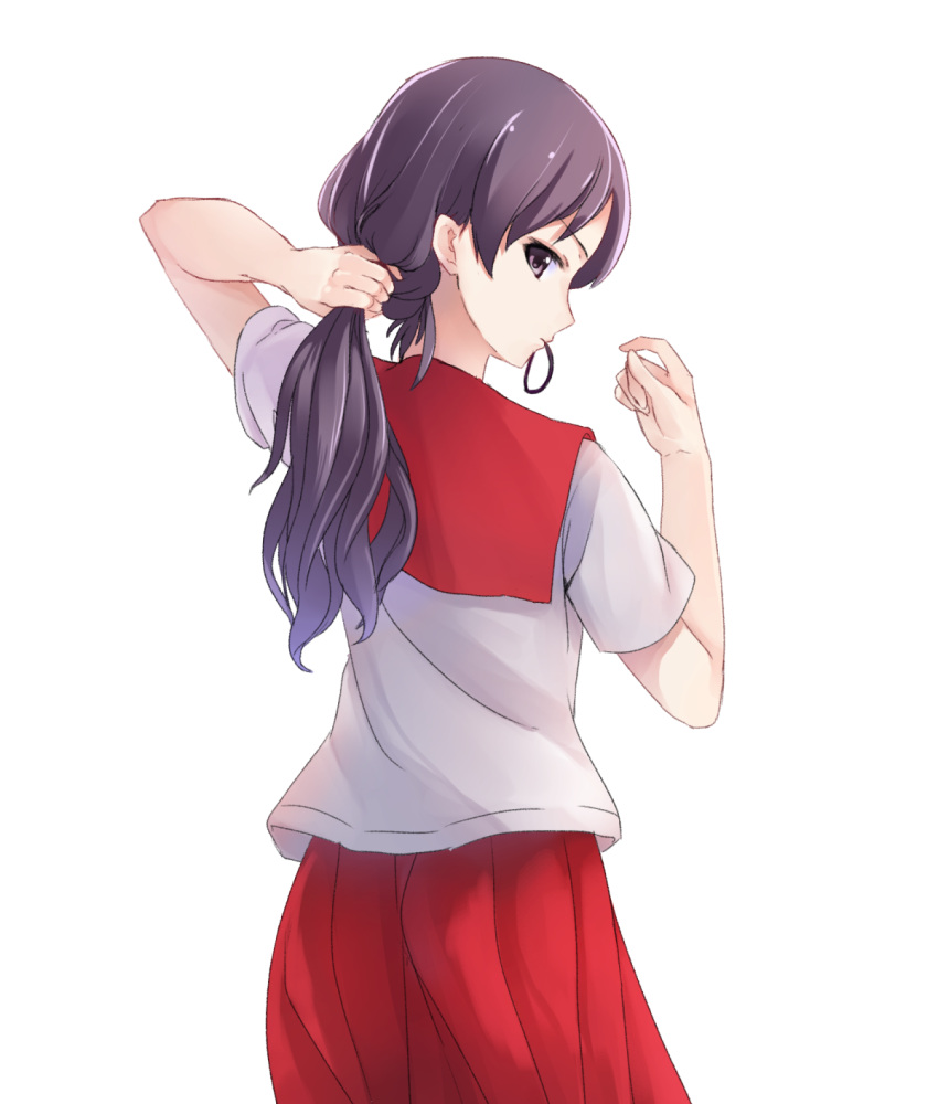1girl, adjusting_hair, back, black_eyes, black_hair, hair_tie, hand_in_hair, highres, long_hair, looking_at_viewer, looking_back, miniskirt, mouth_hold, pleated_skirt, ponytail, saki, school_uniform, serafuku, skirt, solo, standing, tsujigaito_satoha, wawawa_(hisuterisisusa)