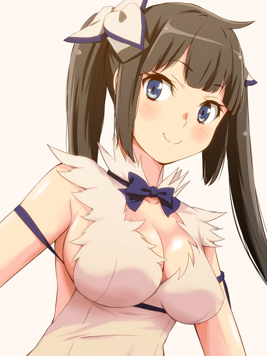 black_hair, blue_eyes, bow, breasts, cleavage_cutout, dress, dungeon_ni_deai_wo_motomeru_no_wa_machigatteiru_darou_ka, hair_ornament