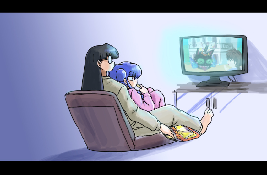 1girl, 2boys, alternate_costume, barefoot, black_hair, blue_hair, casual, eating