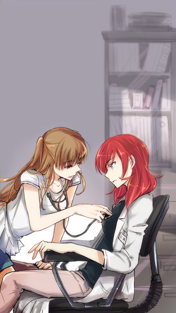 2girls, brown_hair, doctor, eris.y_(7hai), labcoat, long_hair, love_live!_school_idol_project, multiple_girls, nishikino_maki, pile_(seiyuu), redhead, sitting, stethoscope, violet_eyes