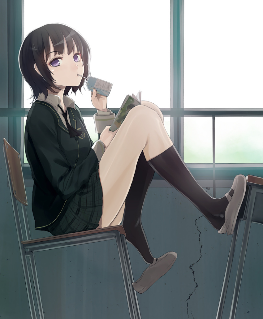 1girl, boku_wa_tomodachi_ga_sukunai, drinking, drinking_straw, hareno_chiame, highres, mikazuki_yozora, school_uniform