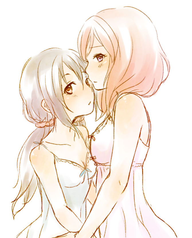 2girls, bisuke_(bisco), blush, long_hair, love_live!_school_idol_project, multiple_girls, nishikino_maki, simple_background