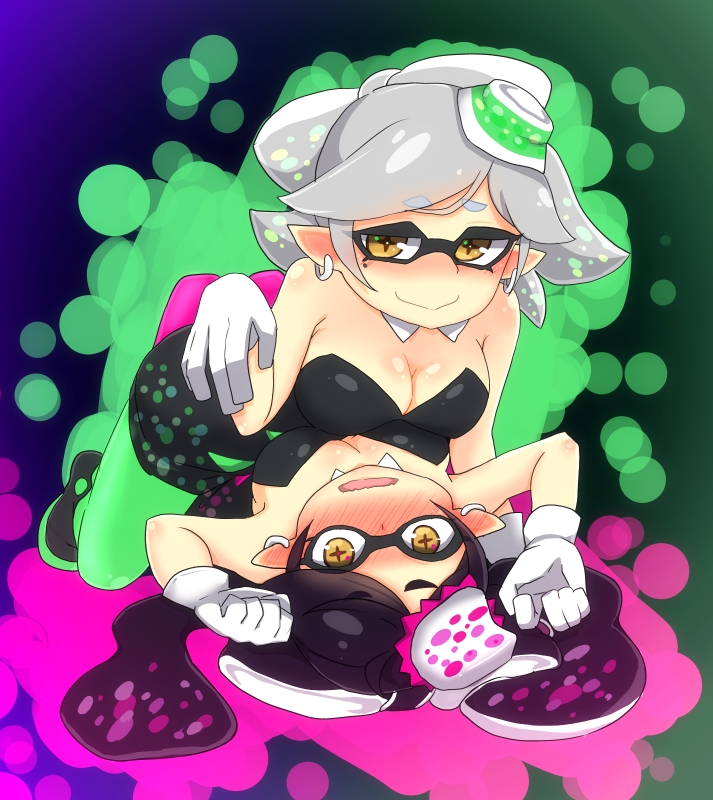 +_+, 2girls, all_fours, aori_(splatoon), black_hair, blush, breast_press, breasts
