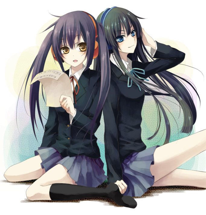 2girls, akiyama_mio, black_hair, blue_eyes, k-on!, kainesato, kneehighs, multiple_girls