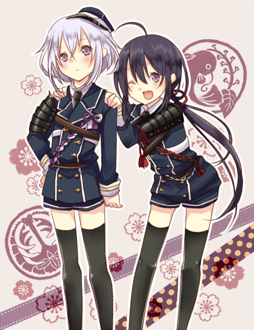 2boys, ;d, ahoge, armor, black_hair, black_legwear, hands_on_another's_shoulders, hat