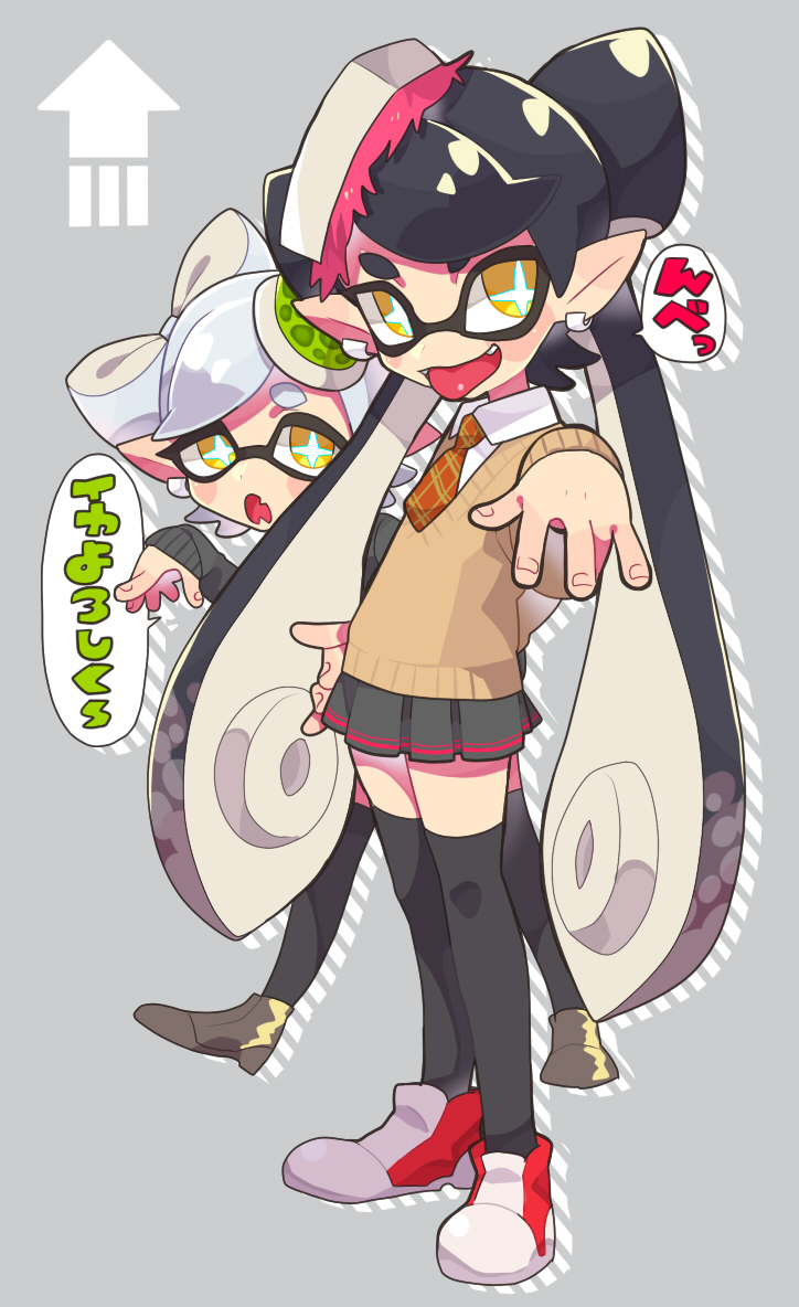 +_+, 2girls, :d, :o, alternate_costume, argyle, argyle_necktie, black_hair